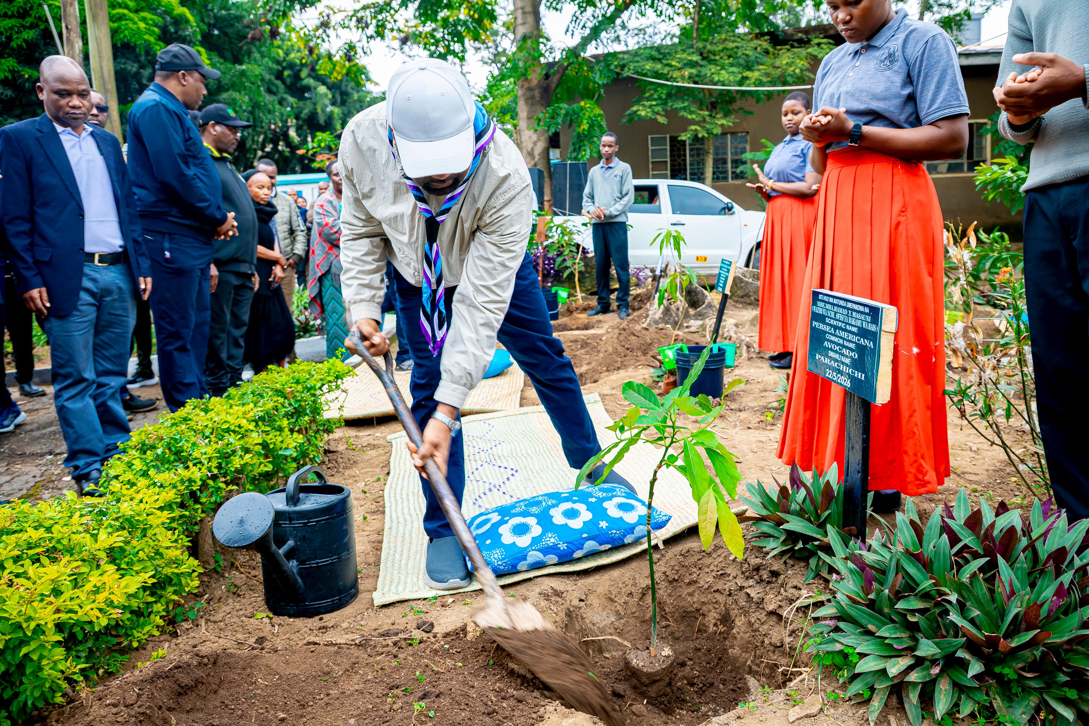 WAZIRI MASAUNI AHIMIZA UTUNZAJI MAZINGIRA NA UWEKEZAJI KWENYE KUREJELEZA TAKA🇹🇿