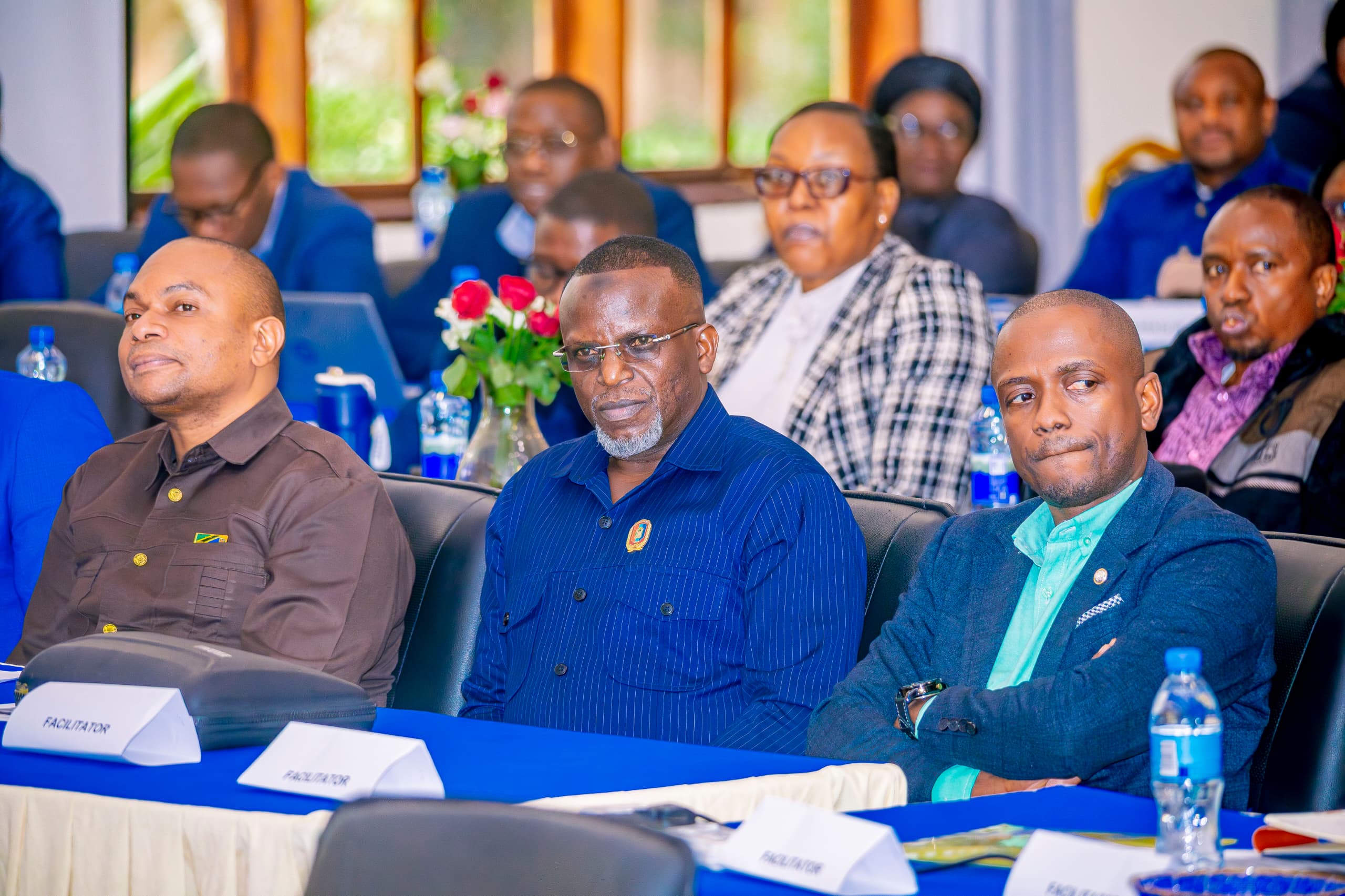 MJENGA ATOA ELIMU YA AINA ZA UONGOZI, AKITAKA KILA MMOJA KUJITATHIMINI🇹🇿