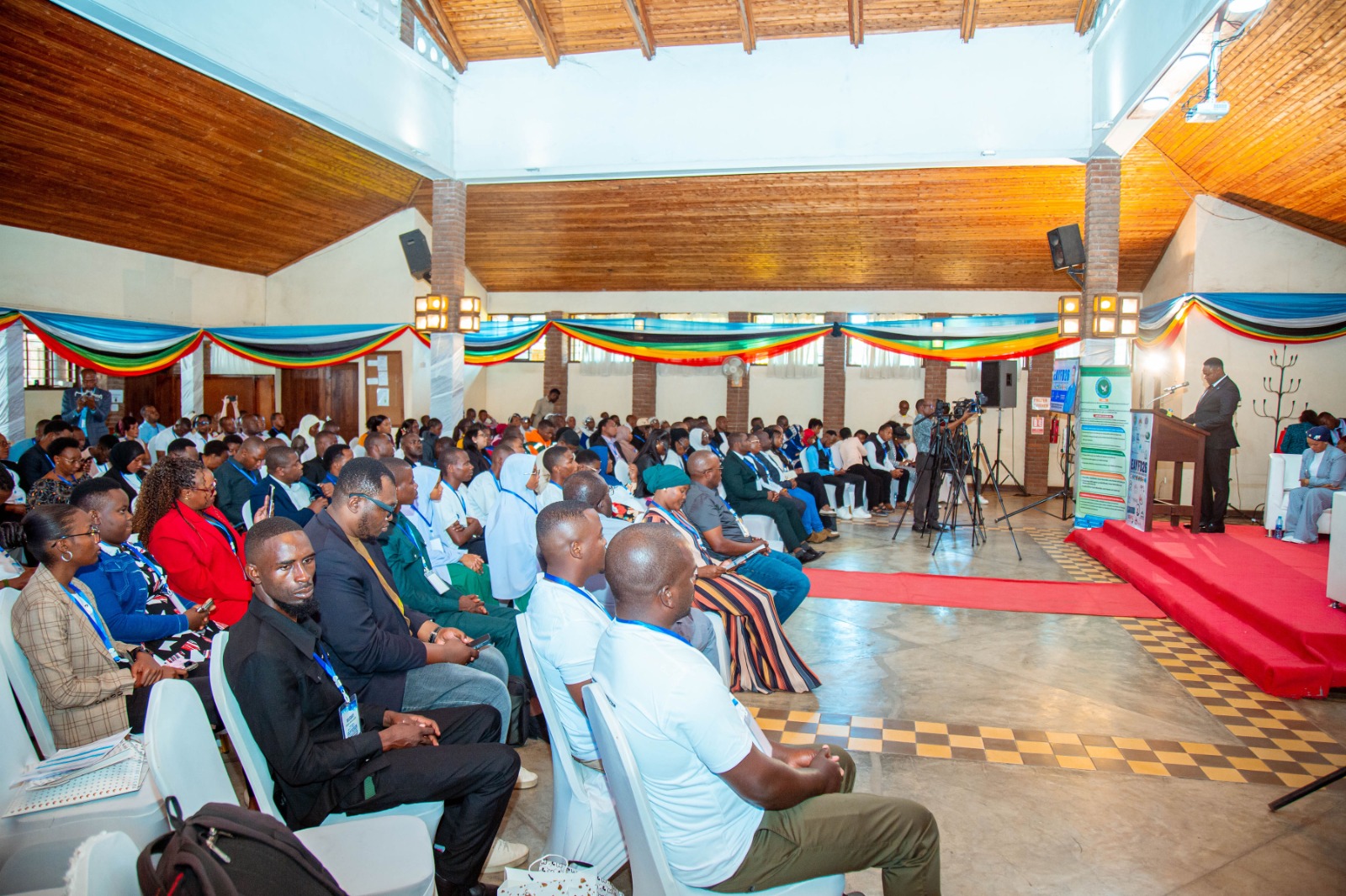 JUKWA LA KIMATAIFA LA VIJANA WANAOPINGA MATUMIZI YA DAWA ZA KULEVYA LAFANYIKA ARUSHA🇹🇿