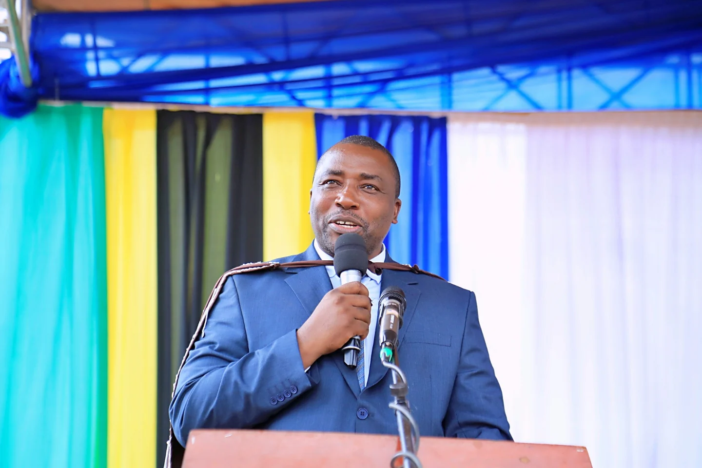 RAS ARUSHA AWATAKA WANANCHI WA LONGIDO KUHAKIKISHA WATOTO WANASOMA