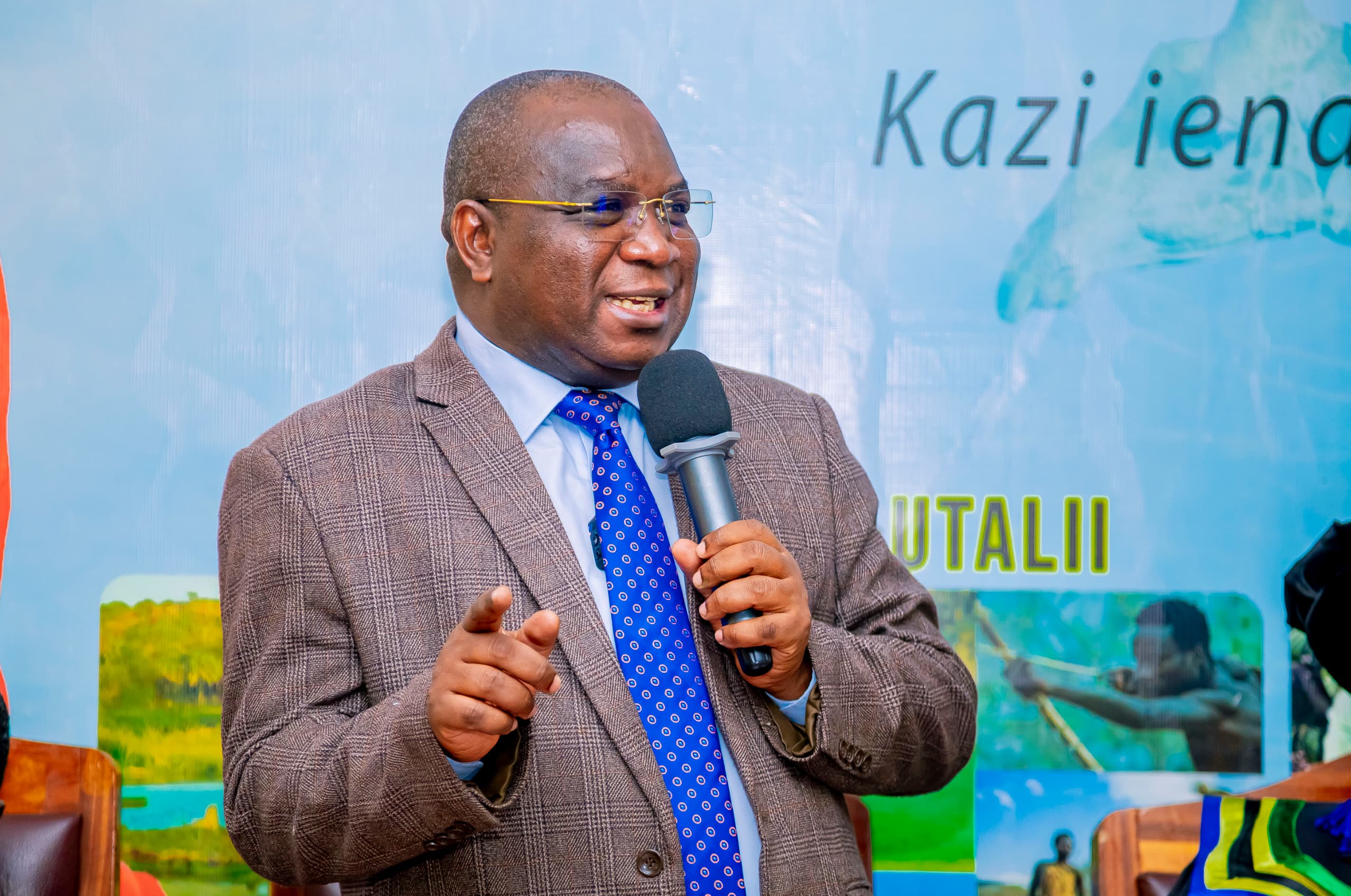 RC ARUSHA ATAKA WILAYA YA KARATU KUWEKA MKAKATI WA KUKUZA UTALII