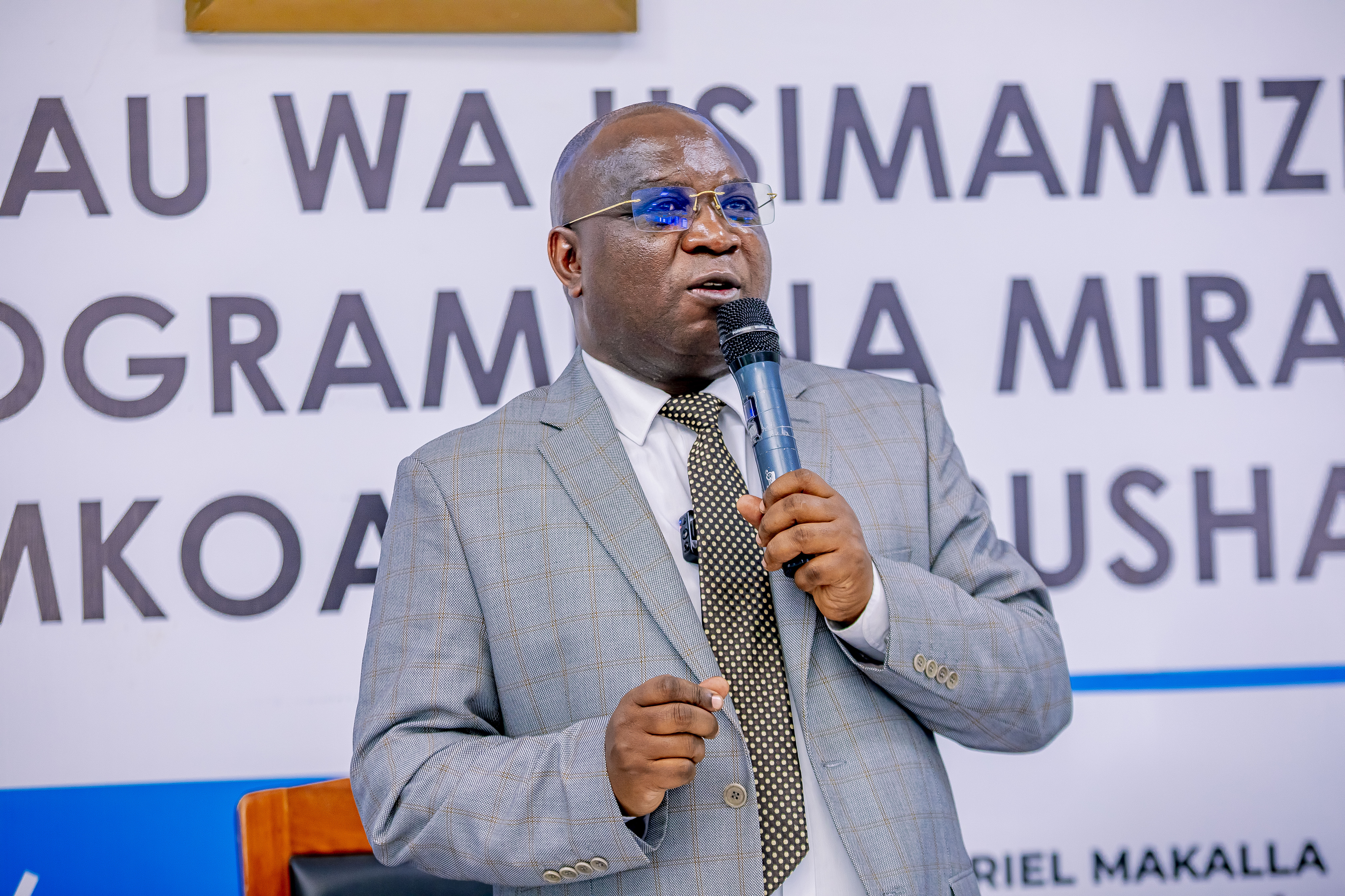 RC ARUSHA AWATAKA VIONGOZI WA TAASISI ZA UMMA KUZINGATIA MAADILI KATIKA USIMAMIZI WA MIRADI YA MAENDELEO
